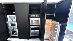 Stevens Road (D10), Terrace #464307091